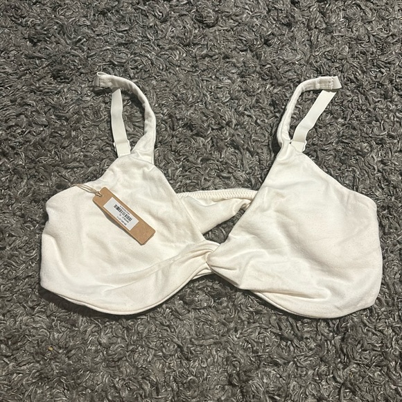 Authentic Skims Bra Bundle - Picture 2 of 3